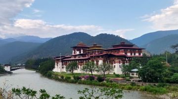 8 Days 7 Nights thimphu, gangtey gonpa, punakha and haa dzongkhag Friends Vacation Package