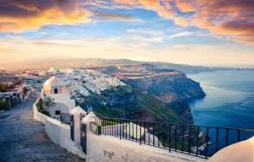 Heart-warming Santorini Tour Package for 4 Days