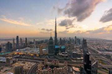 5 Days 4 Nights DEPART DUBAI to at the top of burj khalifa Holiday Package