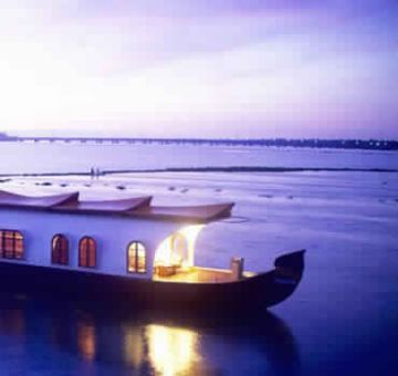 Magical 6 Days Alleppey- Cochin drop to munnar thekkady Tour Package