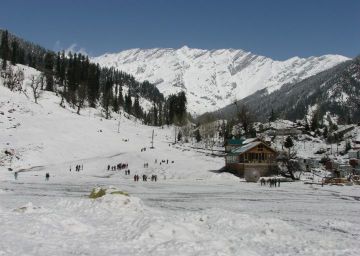 Family Getaway 4 Days manali  solang valley night stay Tour Package