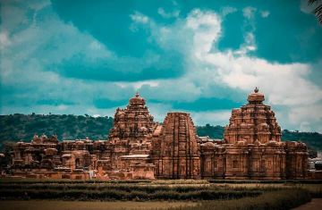 4 Days 3 Nights Hampi Tour Package