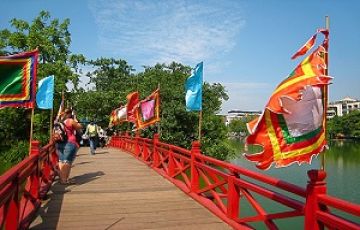 Amazing 5 Days 4 Nights hanoi Tour Package