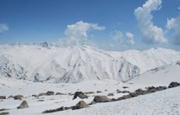 Family Getaway 4 Days pahalgam Holiday Package