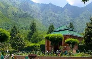7 Days 6 Nights Srinagar Tour Package by TRAVEL CURATOR HOLIDAYS