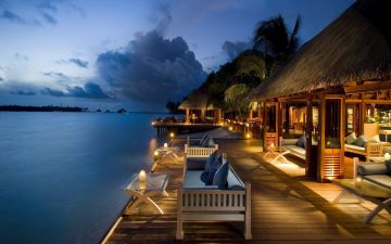 4 Nights and 5 Days Maldives Honeymoon trip