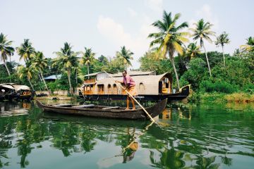 5 Days munnar, thekkady, alleppey with cochin Family Tour Package