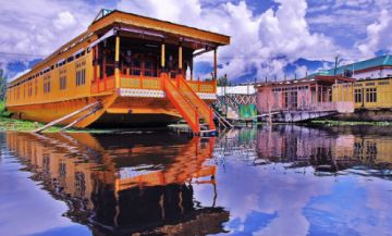 7 Days 6 Nights return home with happy memories to srinagar Hill Stations Holiday Package