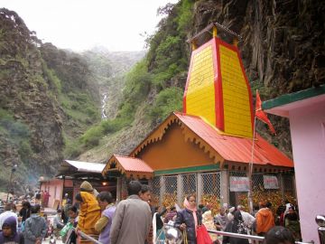Experience 6 Days 5 Nights gangotri Holiday Package