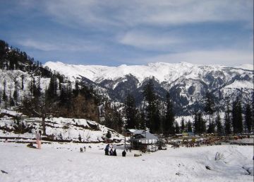 5 Days 4 Nights Manali Tour Package by Swaraj Holidays