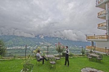 5 Days 4 Nights Manali Tour Package by Swaraj Holidays