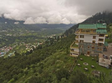 5 Days 4 Nights Manali Tour Package by Swaraj Holidays