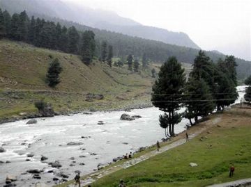 4 Days 3 Nights Srinagar airport to pahalgam Wildlife Vacation Package