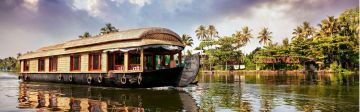 6 Days munnar, alleppey, kovalam with kovalam trivandrum airport Water Activities Trip Package