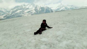 Beautiful 4 Days 3 Nights manali Friends Holiday Package