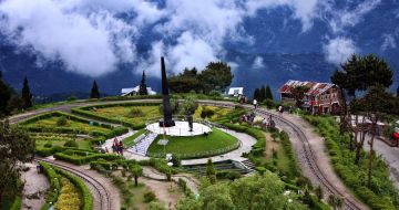 4 Days darjeeling with back to home Holiday Package