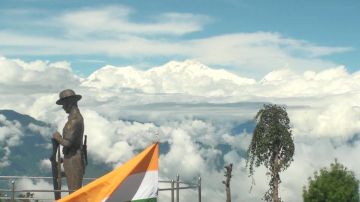 4 Days darjeeling with back to home Holiday Package