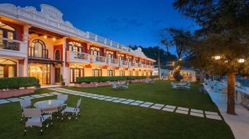 Heart-warming 4 Days delhi to mussoorie Friends Trip Package