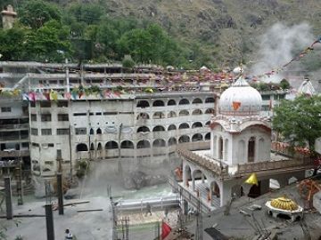 Memorable 6 Days arrival at delhi  tour ends to manali  kullu naggar castle Trip Package