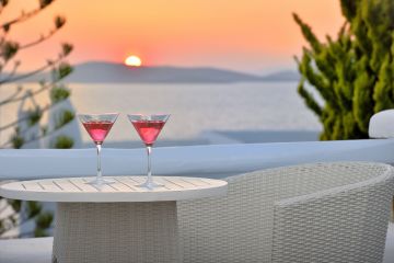 Heart-warming 4 Days mykonos Honeymoon Tour Package