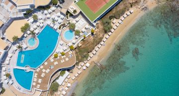 Heart-warming 4 Days mykonos Honeymoon Tour Package