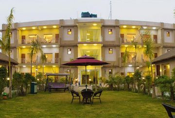 Family Getaway 3 Days corbett Wildlife Tour Package