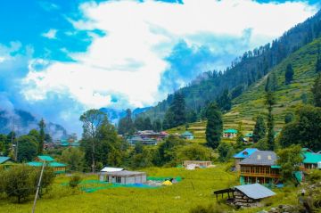 Family Getaway 6 Days Delhi to Manali Luxury Trip Package