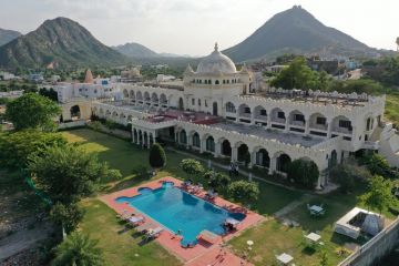 Heart-warming 2 Days 1 Night pushkar Tour Package