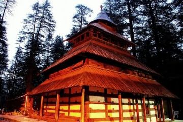 4 Days 3 Nights delhi and manali Culture and Heritage Holiday Package