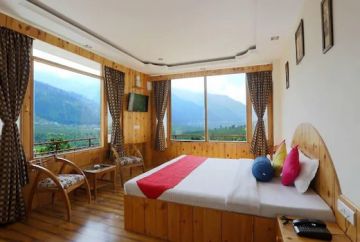 4 Days 3 Nights delhi and manali Culture and Heritage Holiday Package