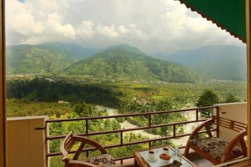 4 Days 3 Nights delhi and manali Culture and Heritage Holiday Package