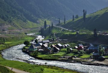 7 Days 6 Nights Srinagar Airport to pahalgam - srinagar 96 kms  3 hours Tour Package