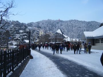 Heart-warming 3 Days Shimla Friends Holiday Package