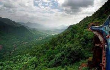 5 Days 4 Nights daringbadi Family Tour Package