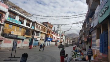 Kashmir With Ladakh Tour 9 Nights / 10 Days