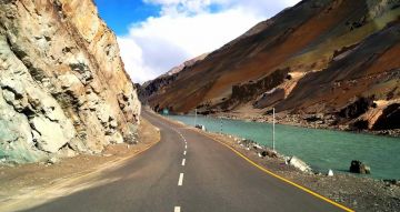 Thrilling Leh Ladakh Tour with Pangong Lake