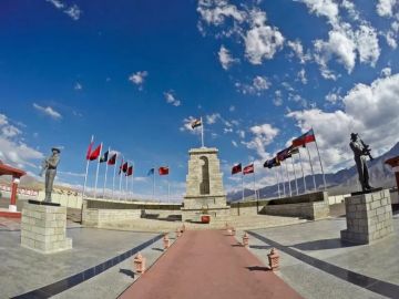 Thrilling Leh Ladakh Tour with Pangong Lake