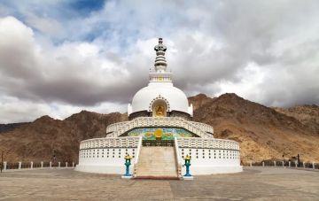 Thrilling Leh Ladakh Tour with Pangong Lake