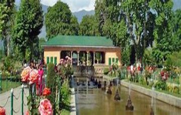 Family Getaway 3 Days srinagar airport to gulmarg Vacation Package