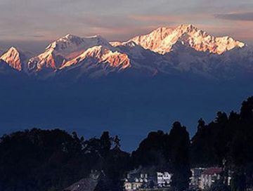 Beautiful 4 Days 3 Nights Darjeeling Tour Package by Cerulean Travels