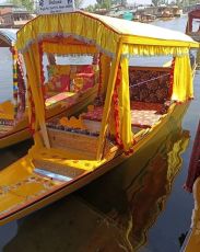 Deluxe Couple or honeymoon Kashmir tour Packages