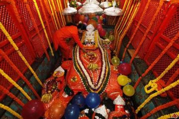 5 Nights 6 Days Varanasi Allahabad Bodhgaya Ayodhya Tour Package by YATTRI