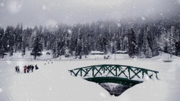 5 Nights 6 Days Kashmir Tour Package Proper 4 Star Property