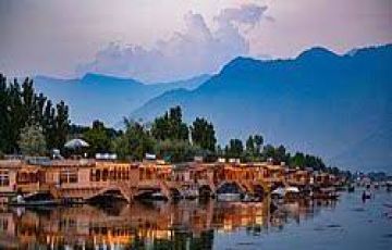 Beautiful 7 Days Srinagar Tour Package by INDIA VISIT HOLIDAY TOUR & TRAVEL