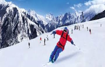 love with Adventure and thrill at snowy place