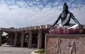 Ecstatic Indore Family Tour Package for 2 Days 1 Night