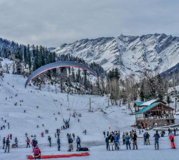 Magical 4 Days New Delhi to Manali Vacation Package