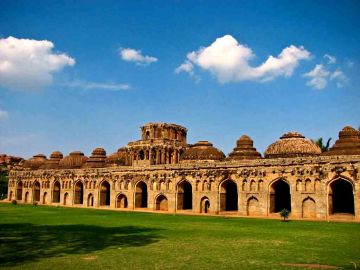 HAMPI AND THE SPLENDOURS OF NORTH KARATAKA