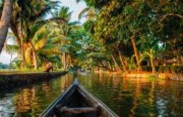 R Kerala Full Honeymoon Couple Houseboat Package