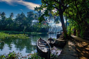 5 Days 4 Nights Alleppey Friends Holiday Package by Trip Tours
